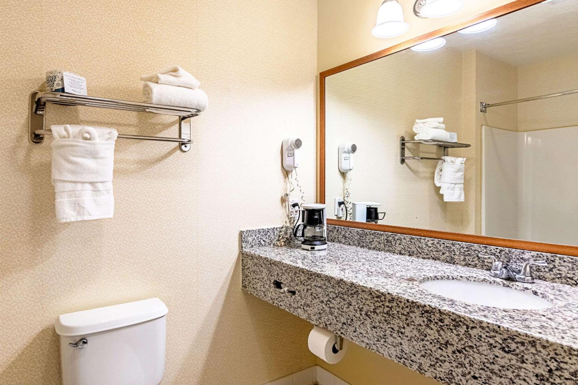 Quality Inn Burkeville Hwy 360 & 460 מראה חיצוני תמונה
