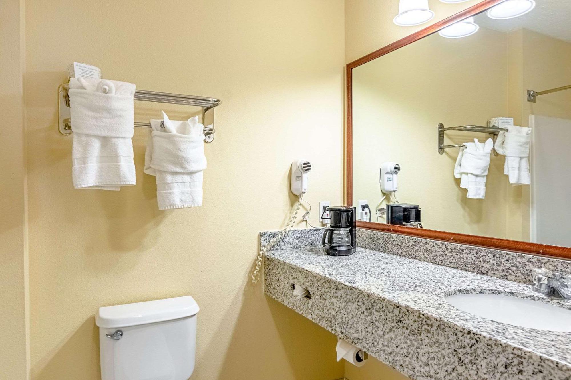 Quality Inn Burkeville Hwy 360 & 460 מראה חיצוני תמונה